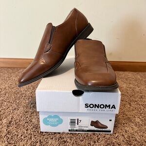 LIKE NEW! Boys sz 7 Sonoma Dress Shoes